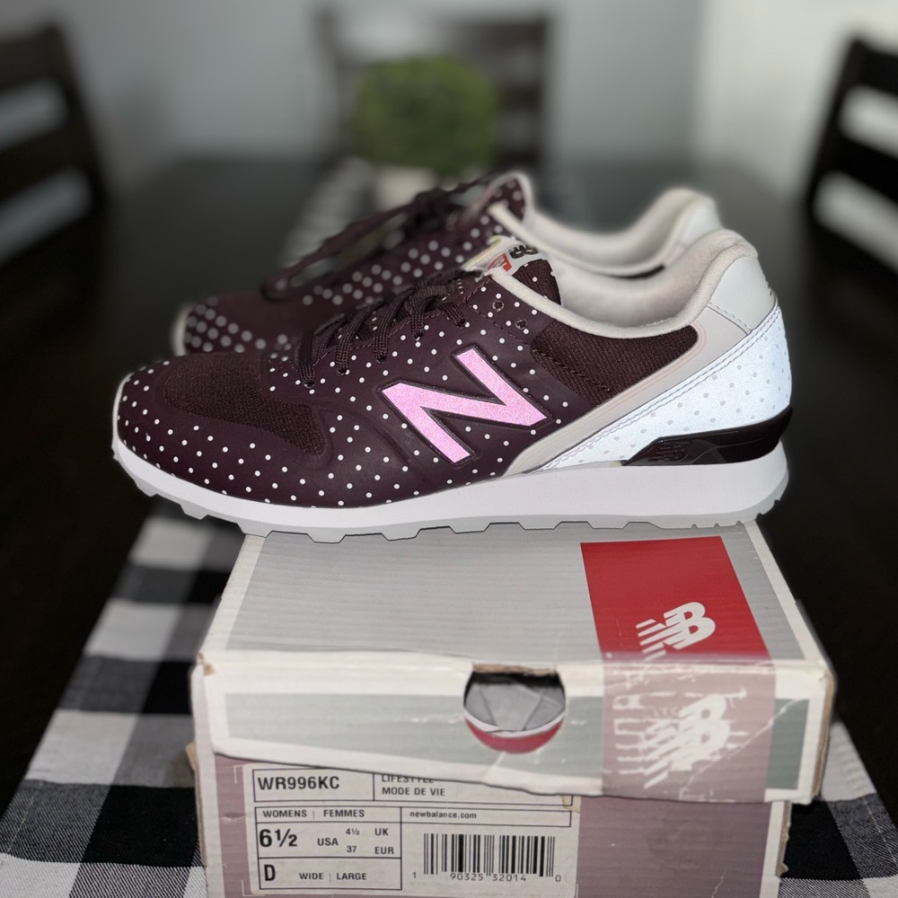 New Balance Lifestyle women’s 996 shoes - Picture 2 of 5